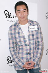 组图：袁彩云将产女 方中信愿尽好爸爸责任