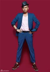 组图：陈龙“小新式”粗眉搞怪 “武松”也有可爱时