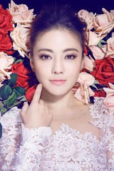 组图：樊蕊最新大片玲珑秀气眼神魅惑