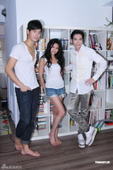 组图：萧敬腾新MV诠释三角恋 周秀娜任女主角