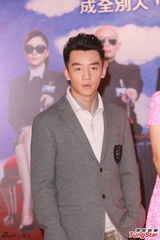 组图：《私人订制》香港首映 葛优劝观众别认真