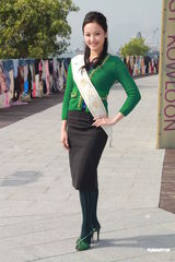 组图：候选中华小姐背景雄厚 徐少强之女曾志伟护航