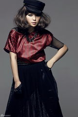 高清组图：周笔畅新造型曝光 黑色长裙玩转欧陆风情