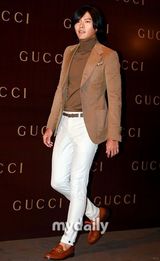 组图：韩彩英崔智友等出席时尚品牌发布会