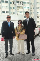 组图：霍家三代齐现身探晶晶 有望公布孙儿名字