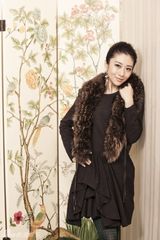 幻灯图集：刘思彤最新淑女写真 温柔如水淡然绽放