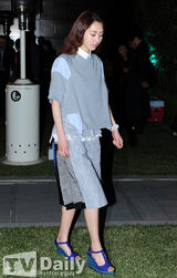 组图：Kara具荷拉与李多海李妍熙等俏美PK