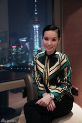 组图：林湘萍亮相上海时尚活动秀高雅