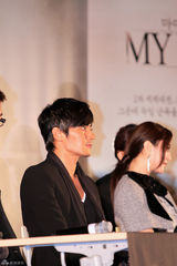 组图：《登陆》釜山见面会 张东健范冰冰等亮相