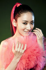 组图：郭珍霓百变舞娘写真宛若黑天鹅