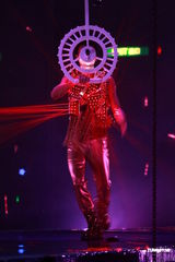 高清组图：许志安香港性感开唱 郑秀文现身不许求婚