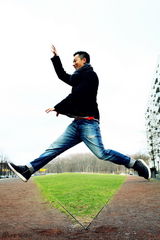 组图：黄轩柏林街拍 情人节和电影的约会