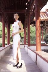 组图：杜晓婷旗袍写真 素雅淡然尽显东方之美