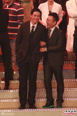 组图：无线46周年台庆亮灯 小生花旦齐出动