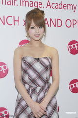 组图：女优吉泽明步来港避传媒 微博遭网友抗议