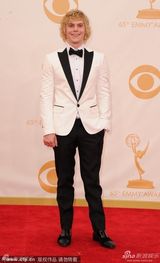 组图：艾玛-罗伯茨男友伊万-彼得斯现身