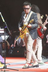 组图：张学友林子祥等助阵太极乐队演唱会