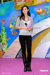 幻灯图集：陈法拉新年与粉丝共度 期望幸福安康 