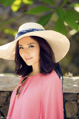 组图：刘涛夏日清新写真 笑容甜美俏丽动人