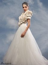 组图：“香妃”麦迪娜纯美婚纱大片曝光