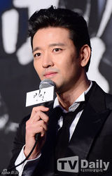 组图：黄静茵宣传《秘密》透胸贴 李多熙(李多喜)秀蛮腰