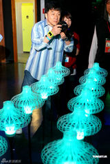 组图：成龙逛台北花博心情大好 向阮经天建言