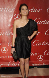 幻灯图：众星亮相棕榈泉影展 玛丽亚摘最佳女配角