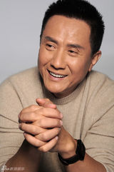 题目：张志坚最新宣传照曝光  化身冬日暖阳贺新年