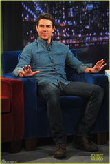 组图：汤姆克鲁斯上综艺节目被砸鸡蛋十分狼狈