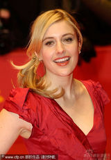 幻灯：本-斯蒂勒《格林伯格》首映 红裙女主角亮丽