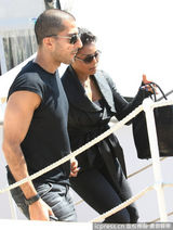 组图：杰克逊胞妹珍妮特与亿万富翁订婚 明春完婚