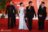 幻灯图集：上海电影节开幕 《近在咫尺》剧组亮相