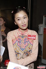 组图：郑少秋《流氓皇帝》翻拍 马国明不惧绯闻