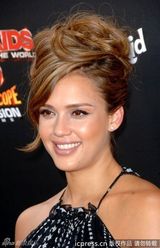 组图：《间谍小子4》首映 杰西卡-阿尔芭大肚亮相