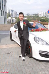 组图：杜德伟大婚与新娘热吻   梁朝伟领衔伴郎团