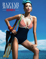 张蓝心比基尼摩登性感写真秀美腿