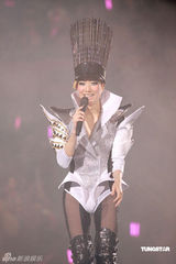 高清组图：郑秀文香港红馆开唱 与刘德华贴面掀高潮