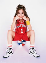 高组图：前超女陈怡日本拍写真 比基尼制服齐上阵