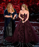 组图：阿德瑞萨与罗宾获最佳化妆与发型设计奖