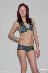 高清组图：Alice B.首拍内衣广告 不会为求完美整容