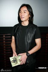 幻灯图：时隔13年郑伊健再演古惑仔 与陈小春携手