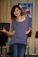 组图：ELLA忙工作否认将结婚 祝贺Selina重返代言