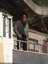 组图：谢霆锋上海开酒吧 查看场地老板架势十足