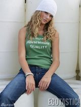 组图：斯威夫特曝青涩旧照 泡面头婴儿肥差异大