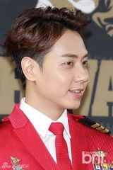 组图：神话组合出席亚洲巡演首尔站记者会