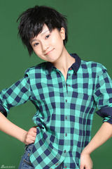 组图：解惠清清爽牛仔写真展假日风情