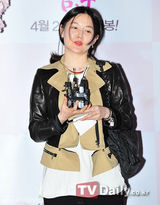 组图：韩片《春，雪》举行VIP试映会 李英爱等亮相