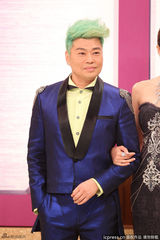 组图：索腿天后陈敏之美腿隐现 阮兆祥绿发抢眼