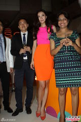 组图：熊黛林明艳短裙春光满面否认新恋情