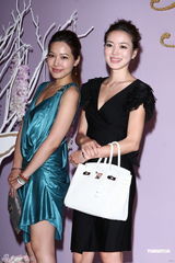 组图：前5566团员小刀300万迎娶豪门千金